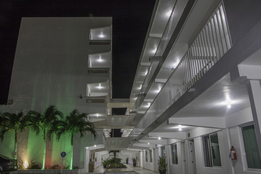 Hotel Casa Blanca 1/50