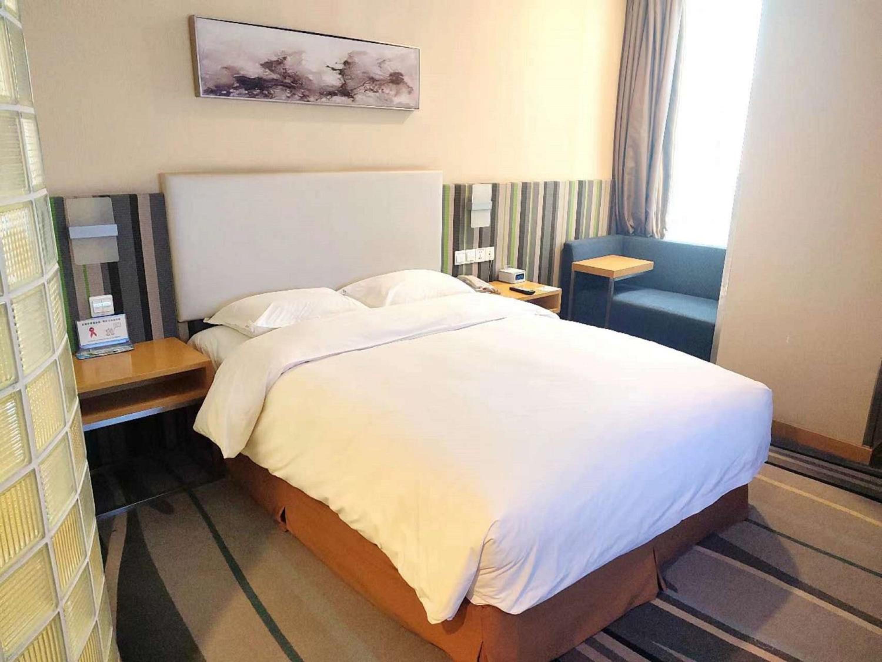 Standard, King Bed, Queen Bed