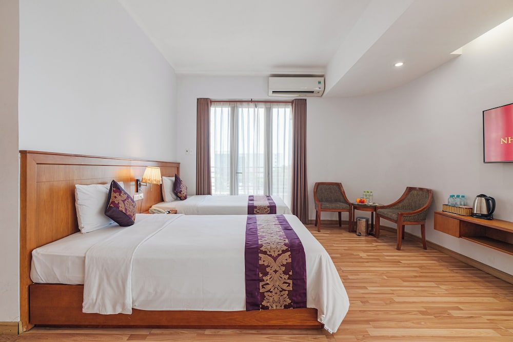 DELUXE, TWIN BEDS
