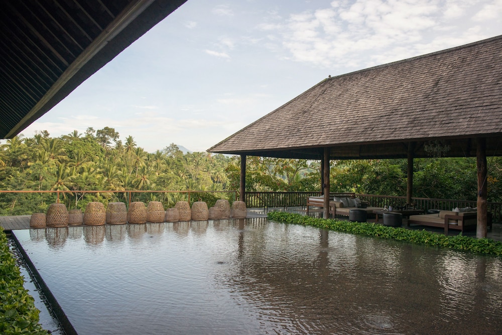 KOMANEKA AT BISMA 37/50