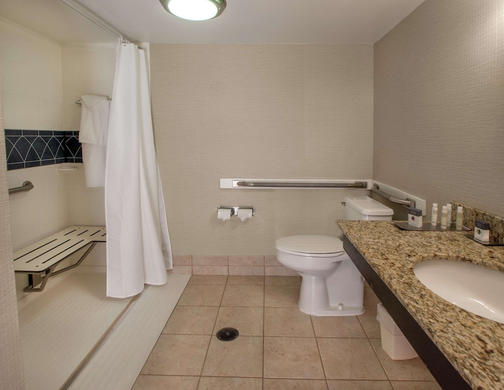 Doubletree By Hilton Buffalo Amherst 32/64