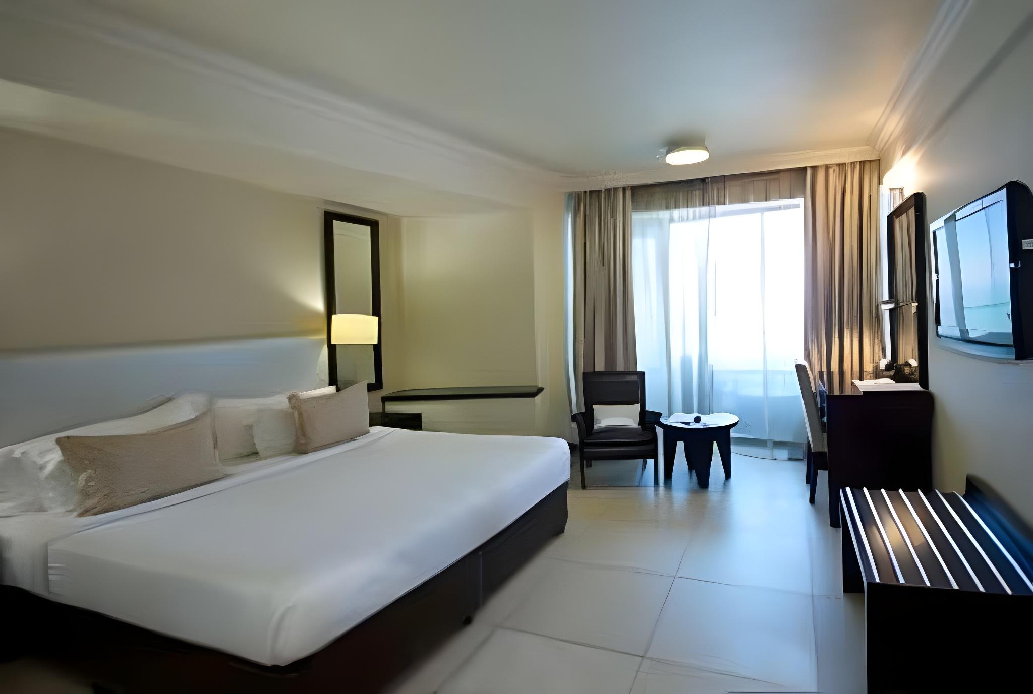 Deluxe, North View