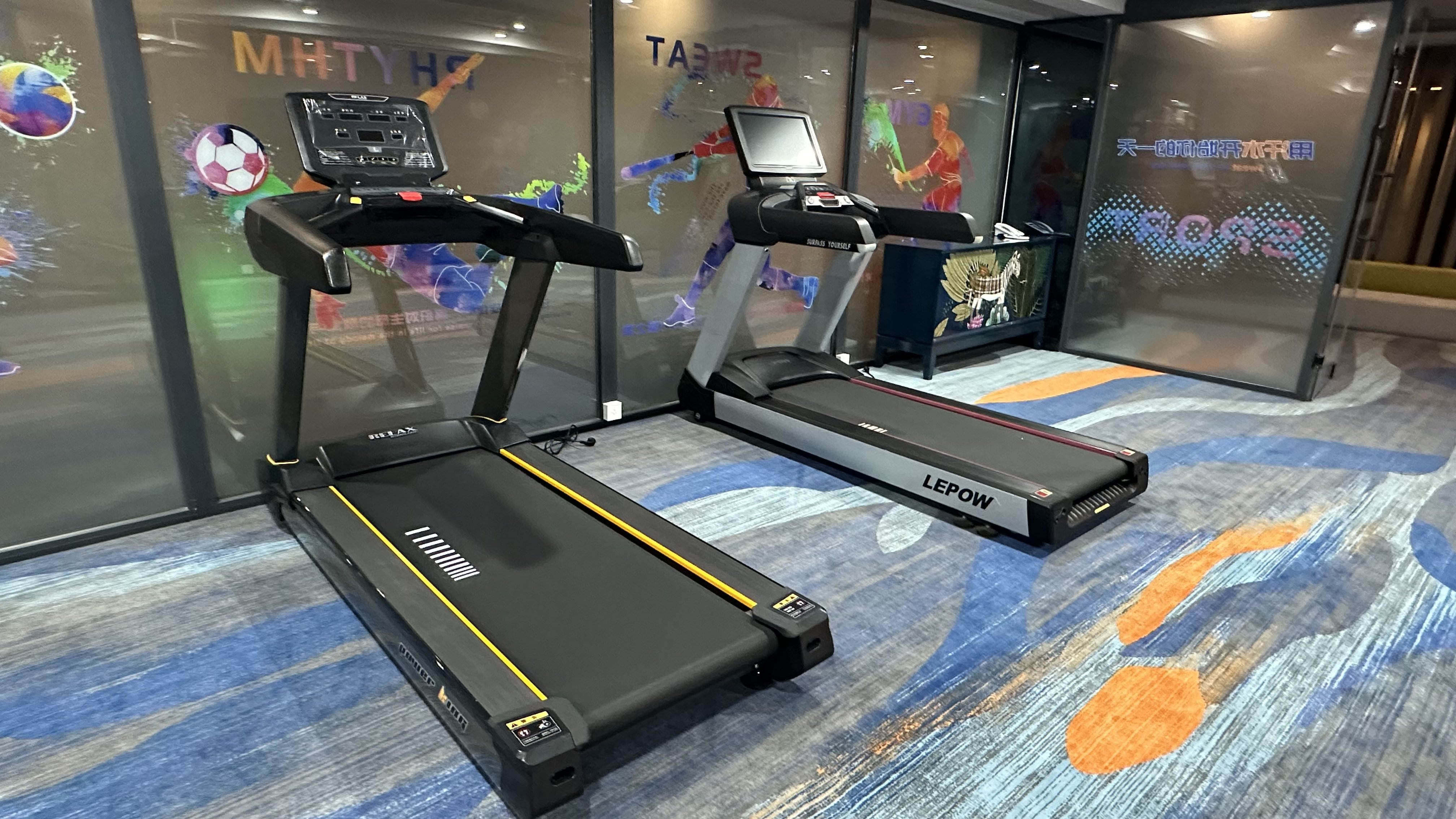 Holiday Inn Express Zhengzhou Zhengdong 37/73