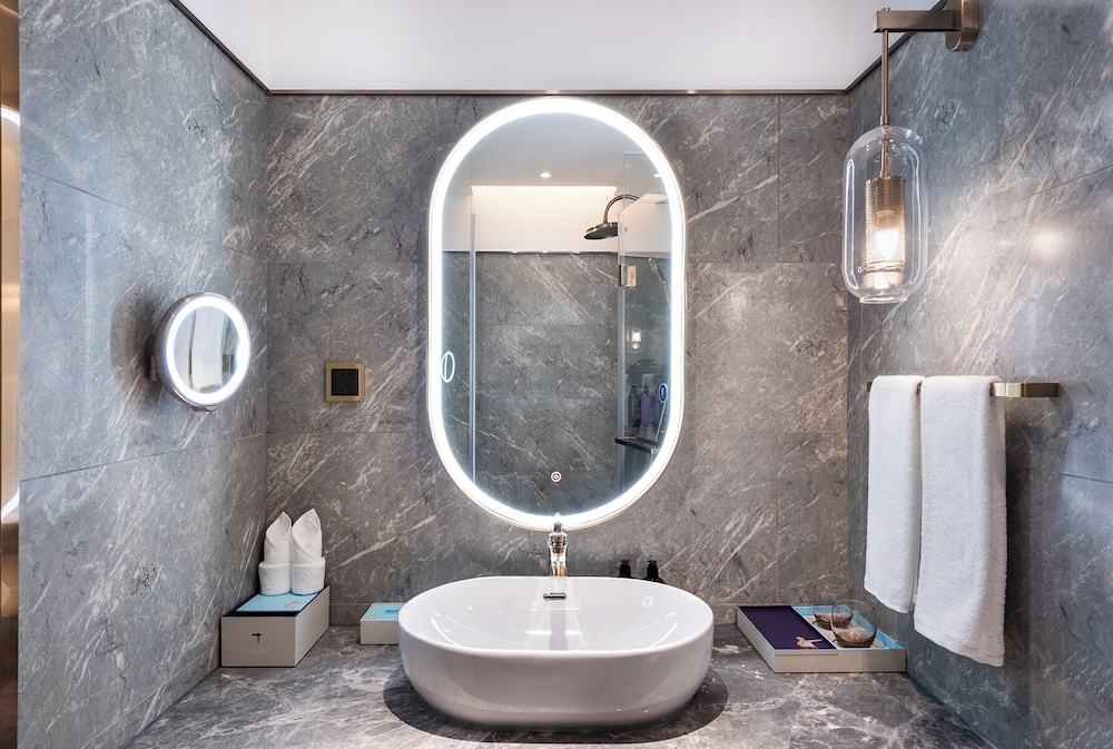 Mercure Nantong Downtown 62/65