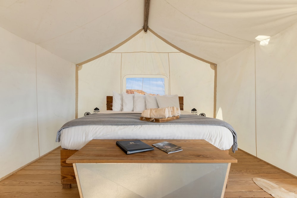 Tent, Suite, King Bed, Sofa