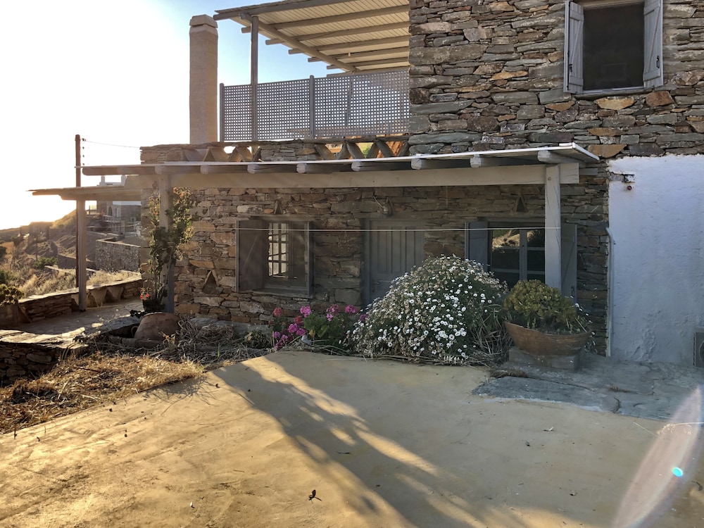 The Traditional Stone Villa 38/50