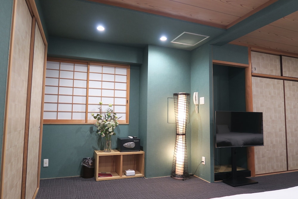 Rozy Hotel Namba 44/63