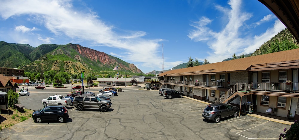 Glenwood Springs Inn 54/62