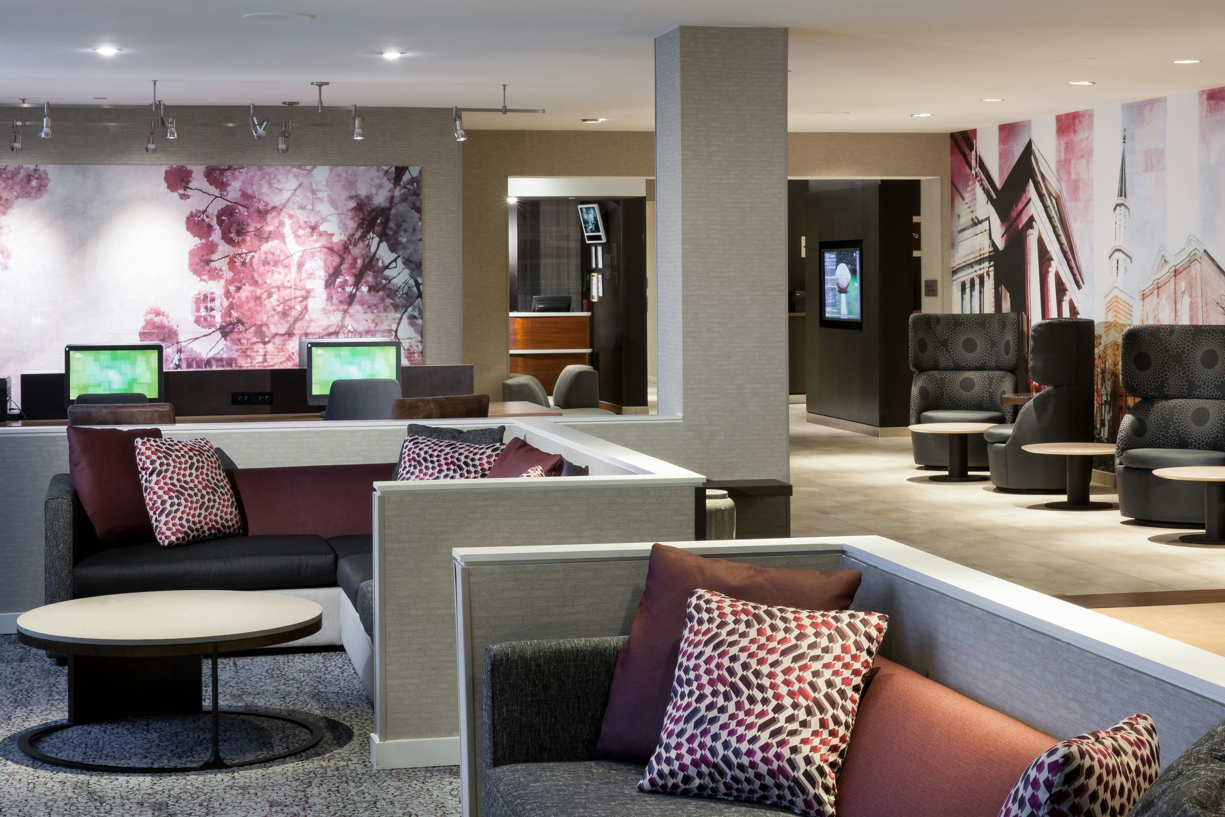 Courtyard By Marriott Alexandria Old Town Southwest 8/17
