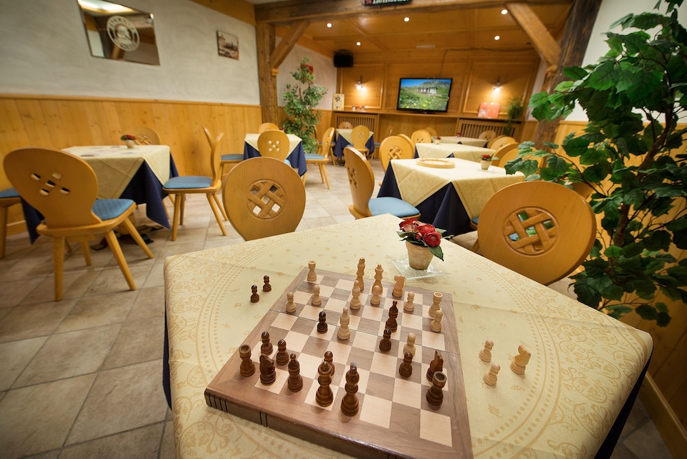 HOTEL INTERALPEN 50/74