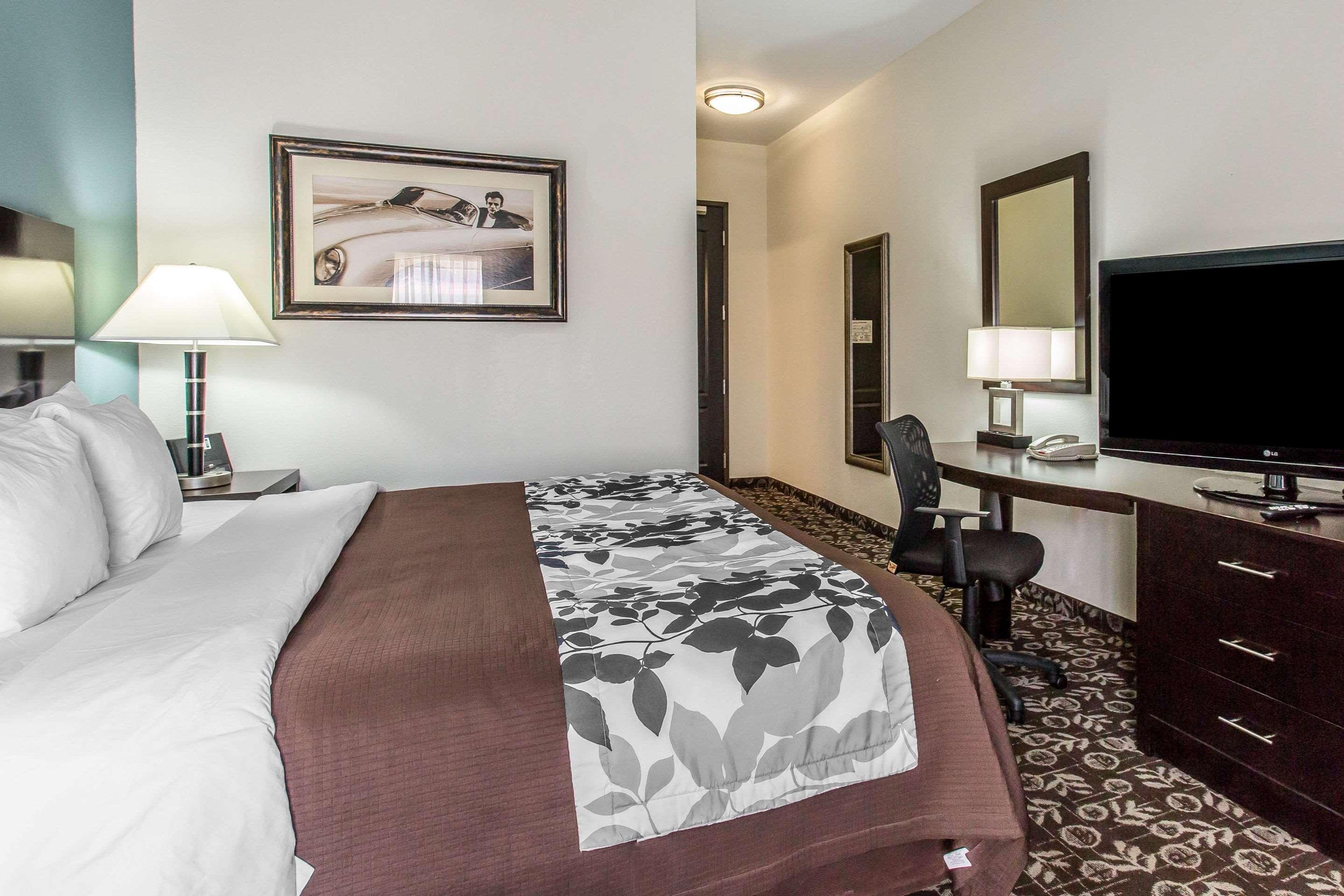 ROOM, KING BED
