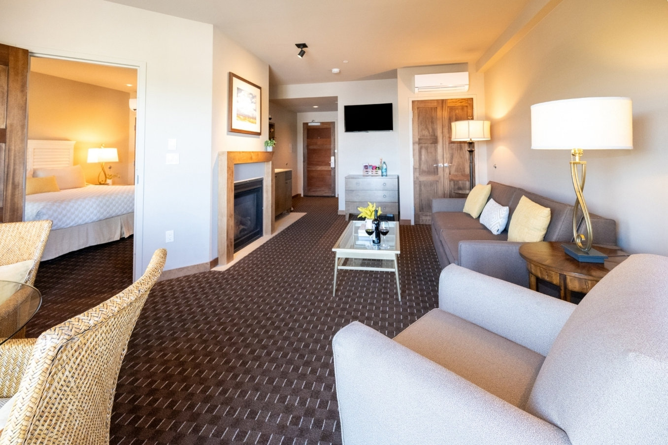 The Lodge at Columbia Point 31/48