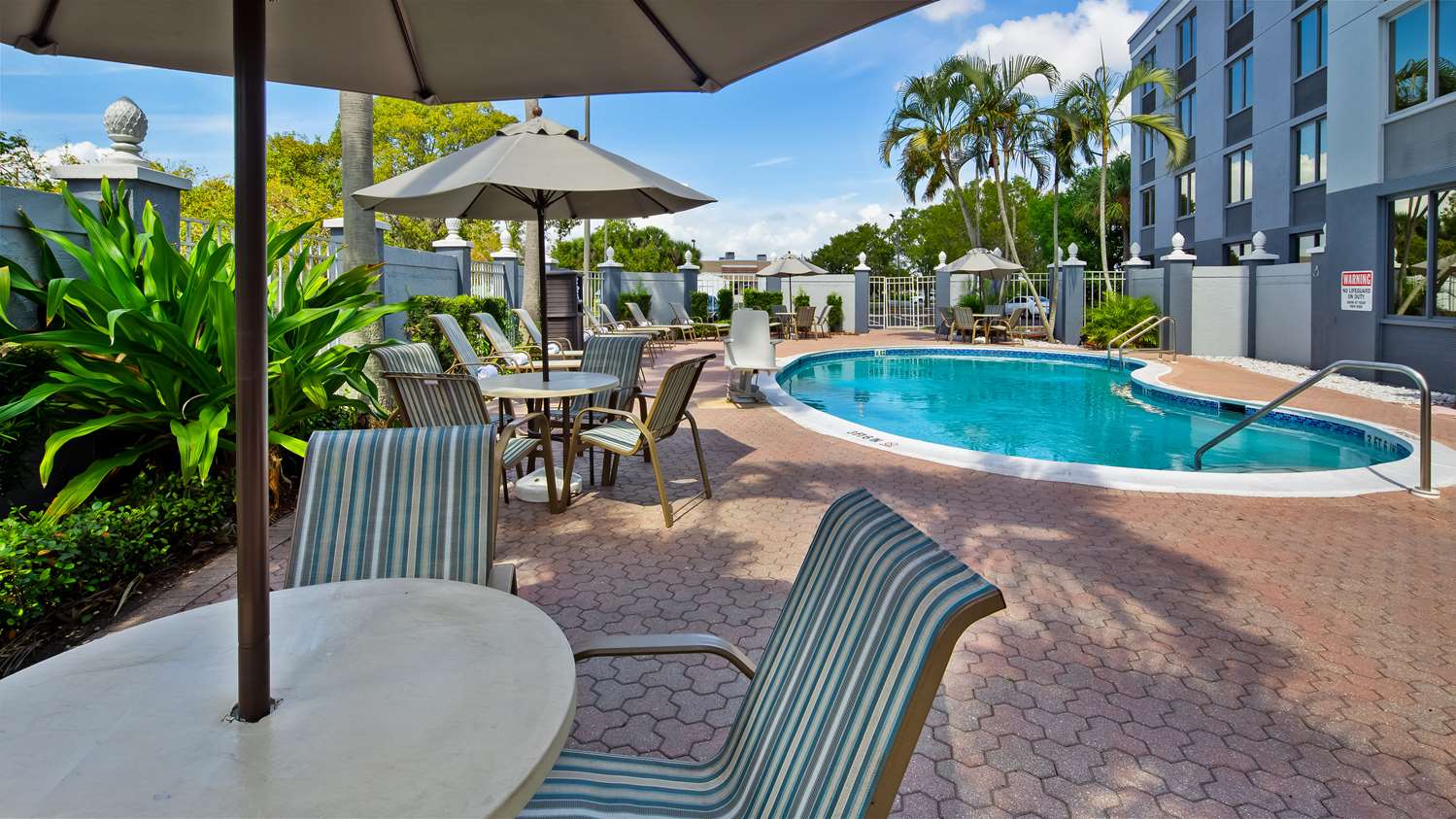 Best Western Fort Myers Inn and Suites 33/35