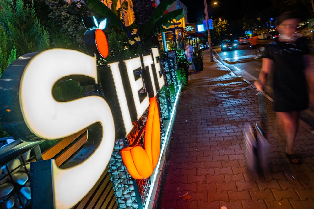 Siete Hotel 57/73