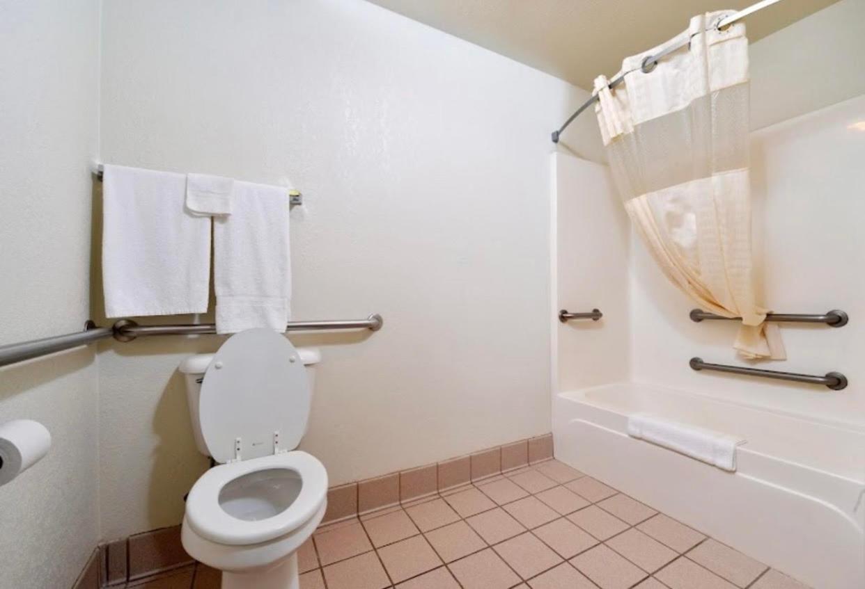 Comfort Crest Inn Smackover 17/18