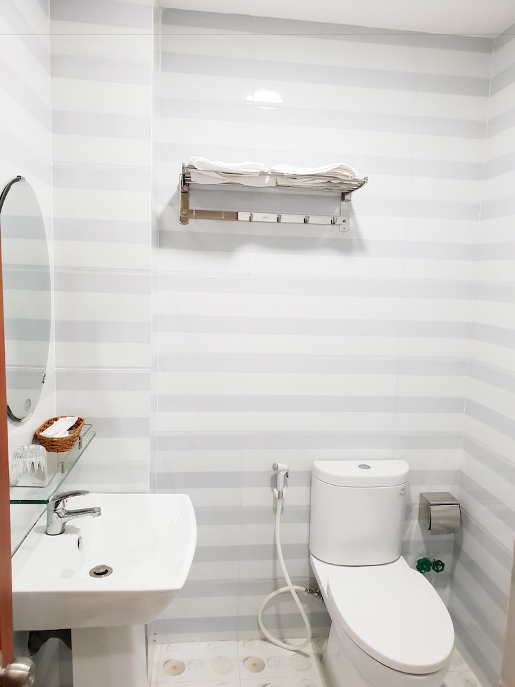 Quy Nhon Center Hotel 35/38