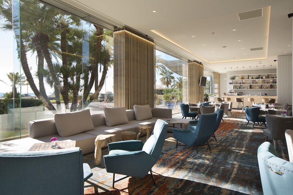 RADISSON BLU NICE 52/75