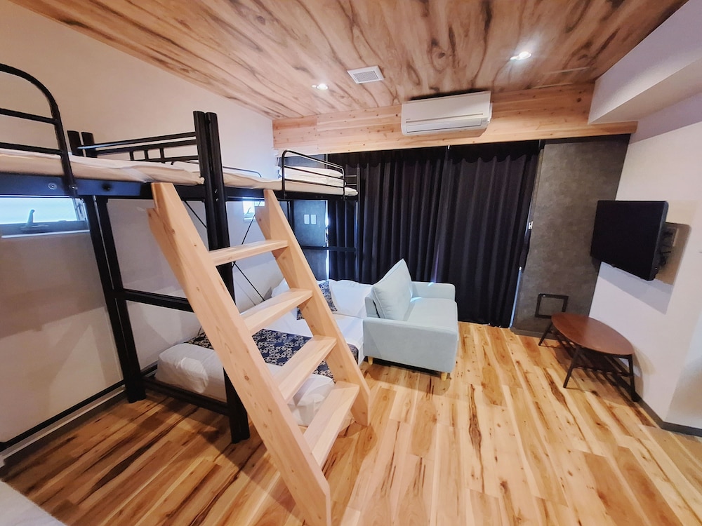 Poly Hostel Osaka 18/60