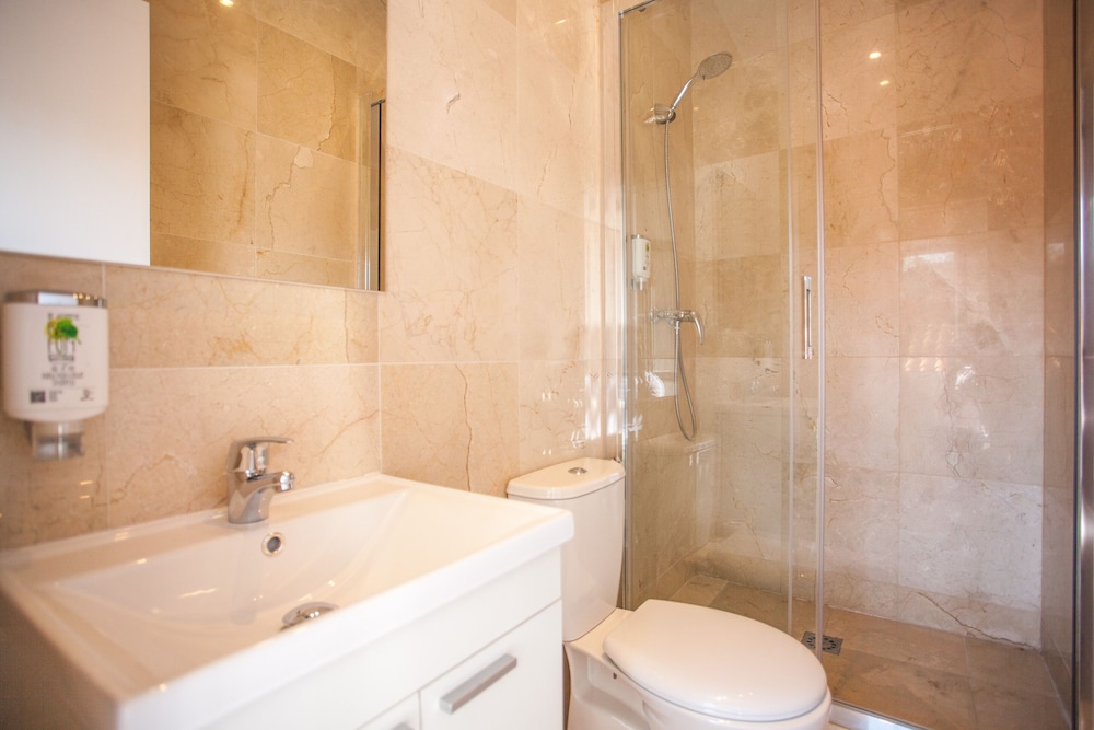 Gran Central Suites 46/50