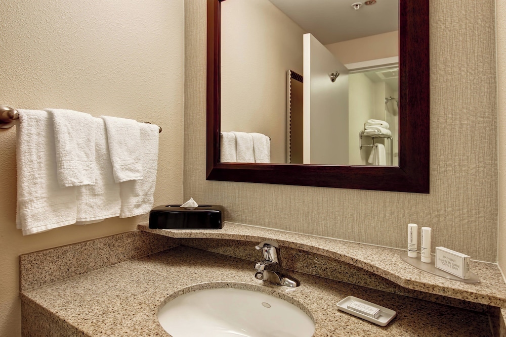 Springhill Suites Fresno 44/46