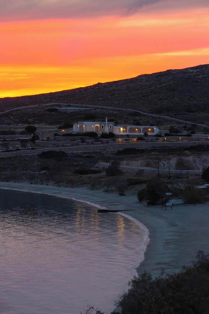 Krios Luxury Suites 44/50