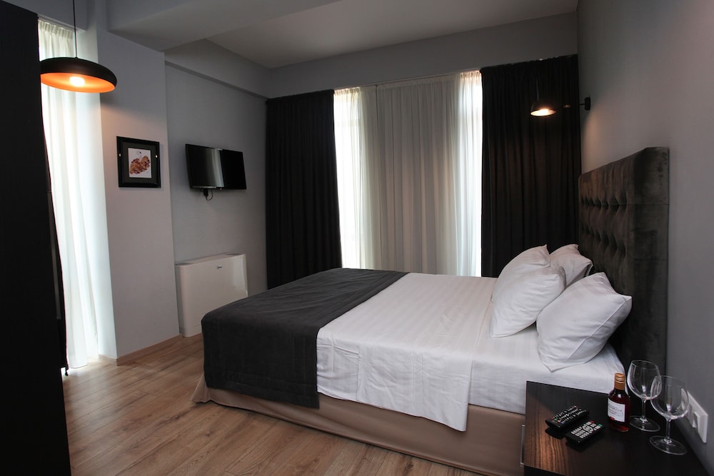 L M Club Hotel, Tbilisi 7/51