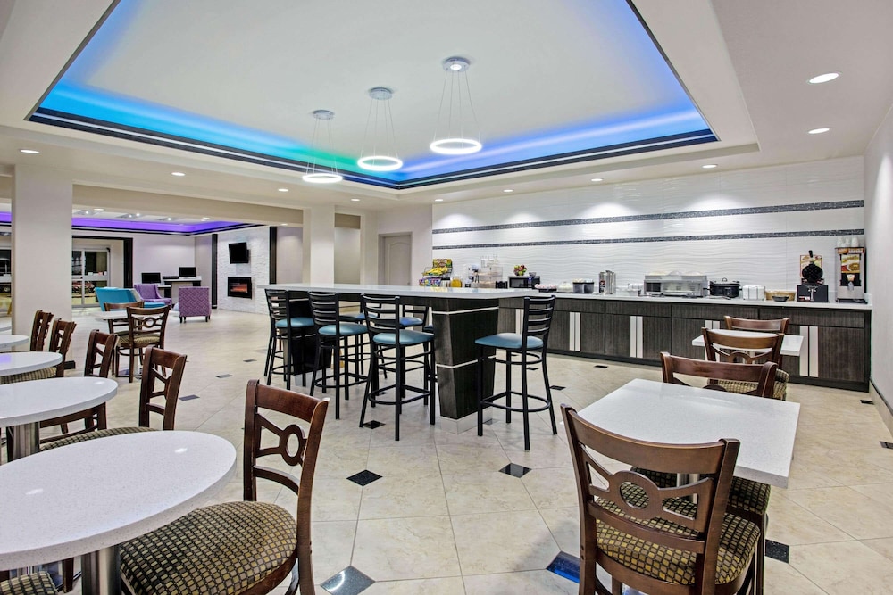 La Quinta Inn & Suites by Wyndham Fairfield TX 42/58