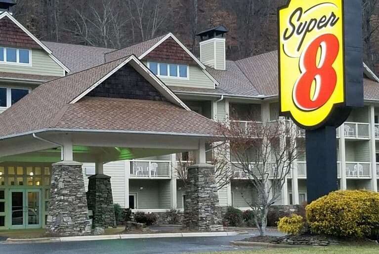 Super 8 By Wyndham Cherokee 1/19