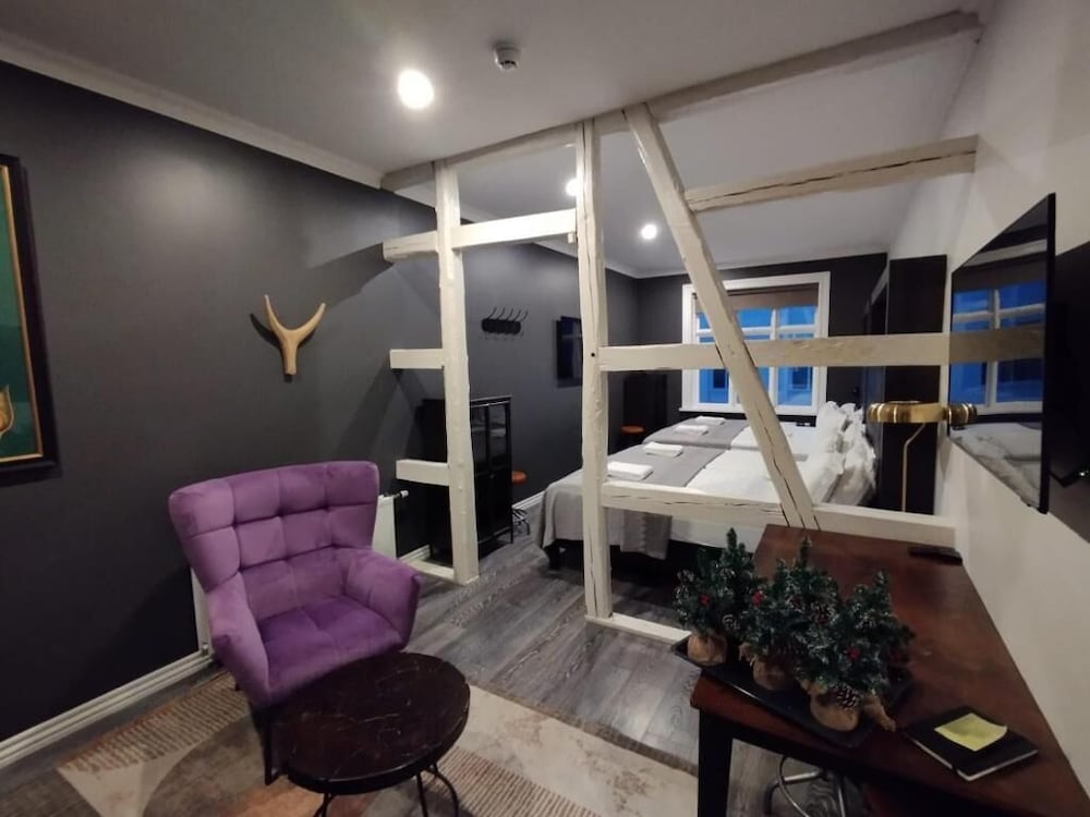 Vintage Apartment Hotel 35/50