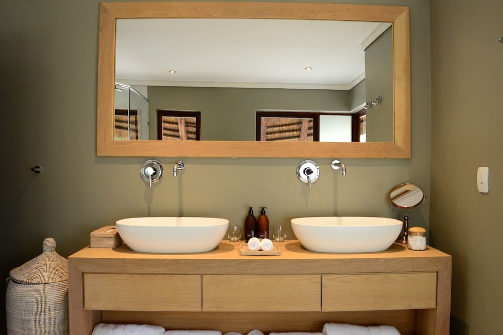 Mhondoro Game Lodge 48/50