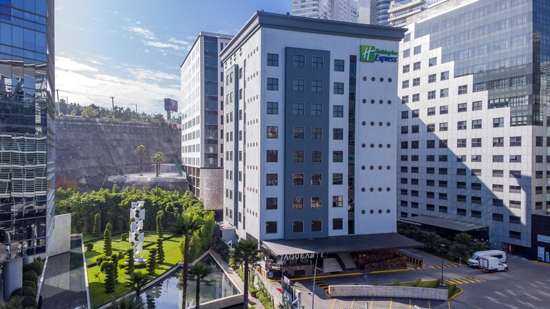 Holiday Inn Express Mexico Santa Fe 5/50