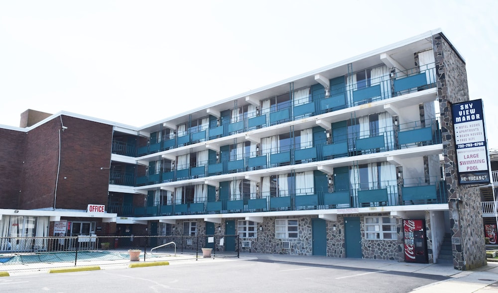Skyview Manor Motel 3/54