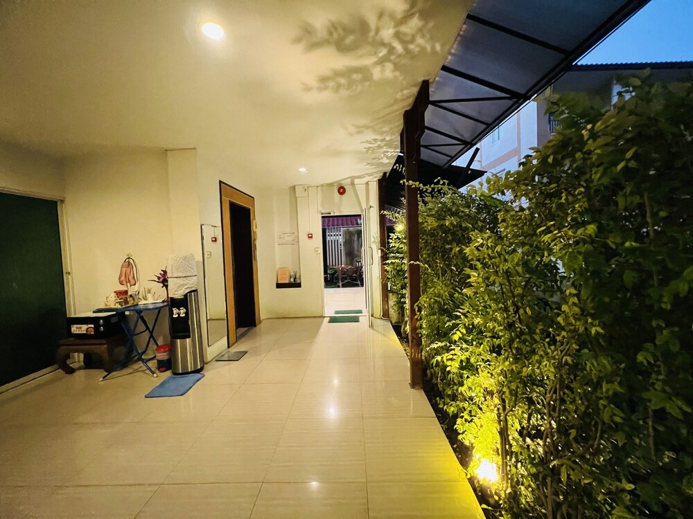Inn Kham Apartment 36/47