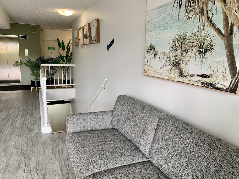 Outrigger Resort 44/76