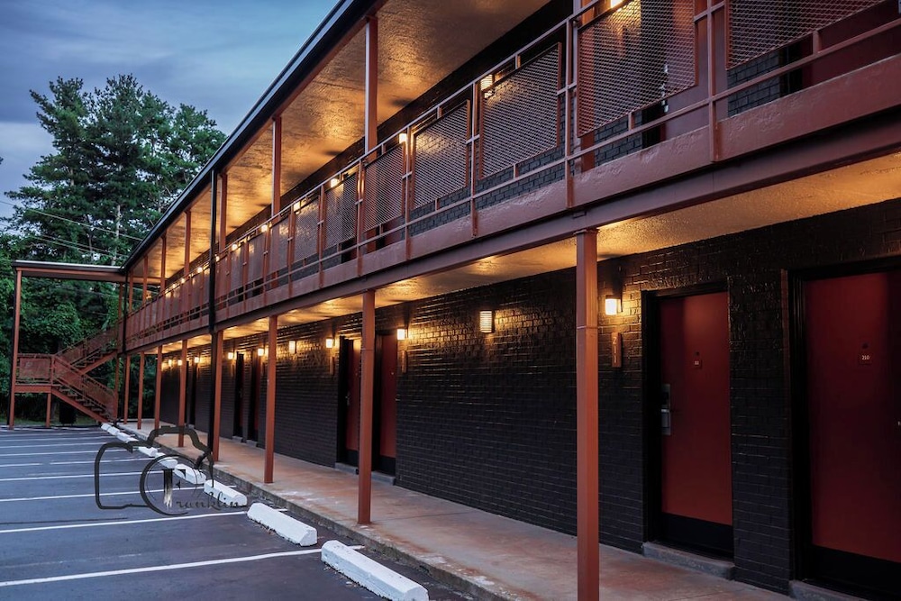 Greenes Motel Boone 5/17