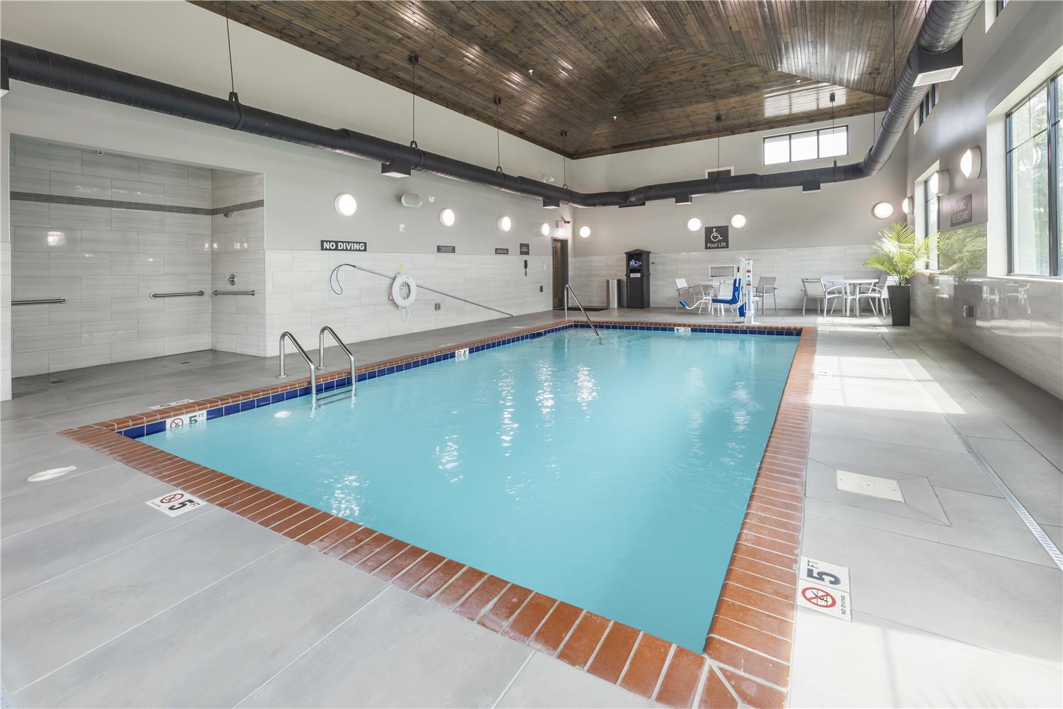 Best Western Plus Lawrenceburg 5/10