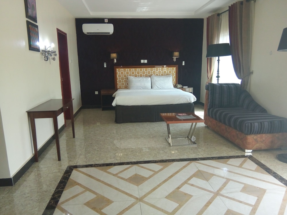 Adig Suites 11/31
