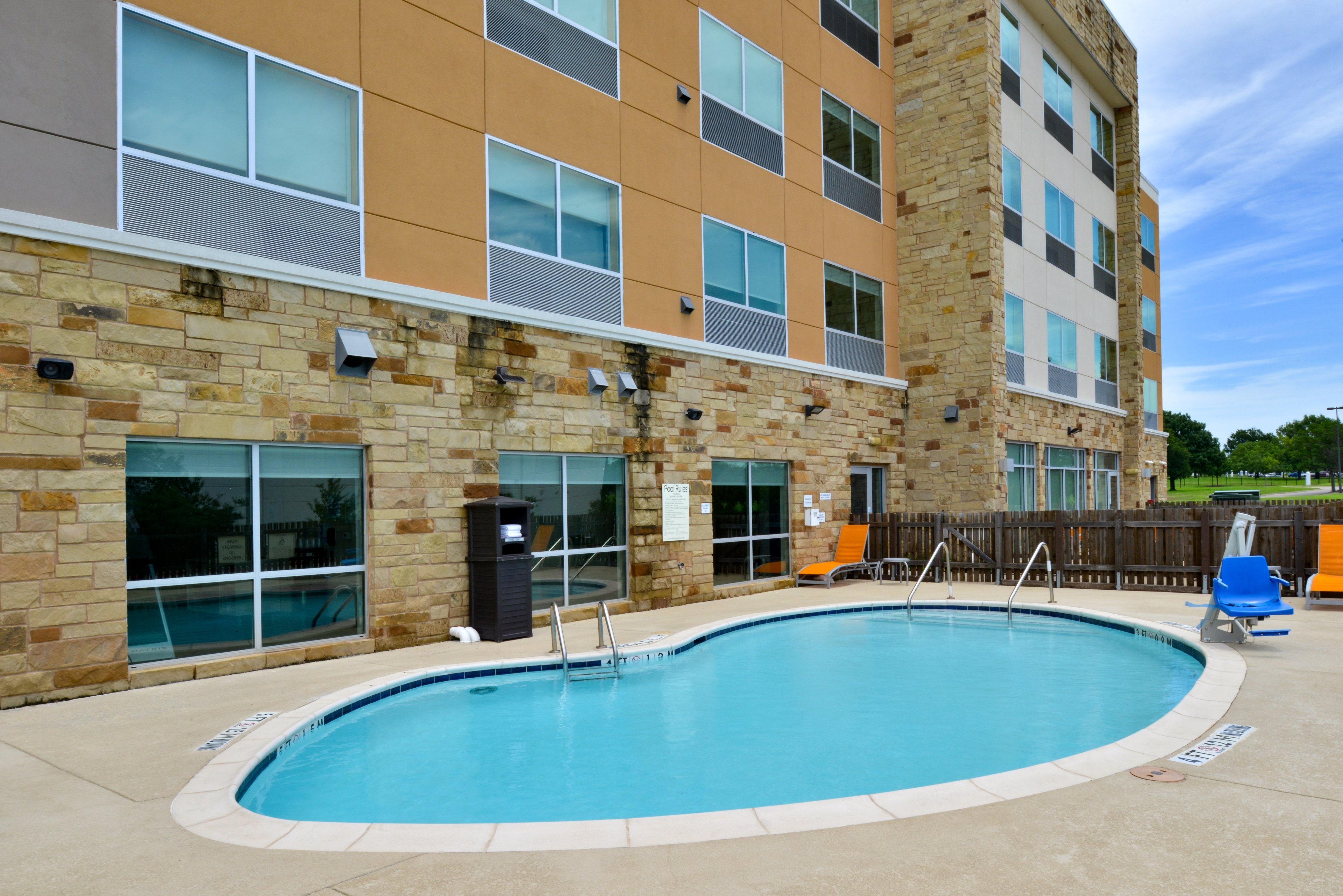 Holiday Inn Express And Suites Wylie West 6/72