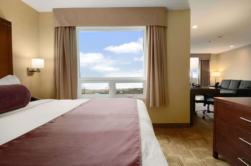 Days Inn by Wyndham Regina Airport West 12/53