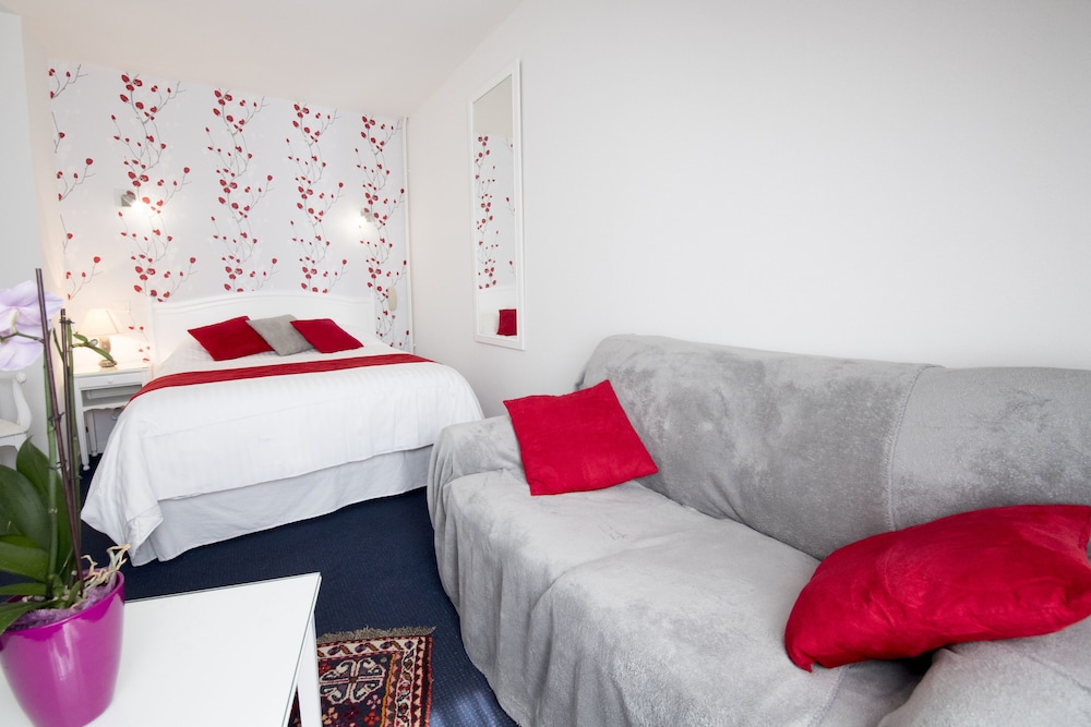 Biney 27/43