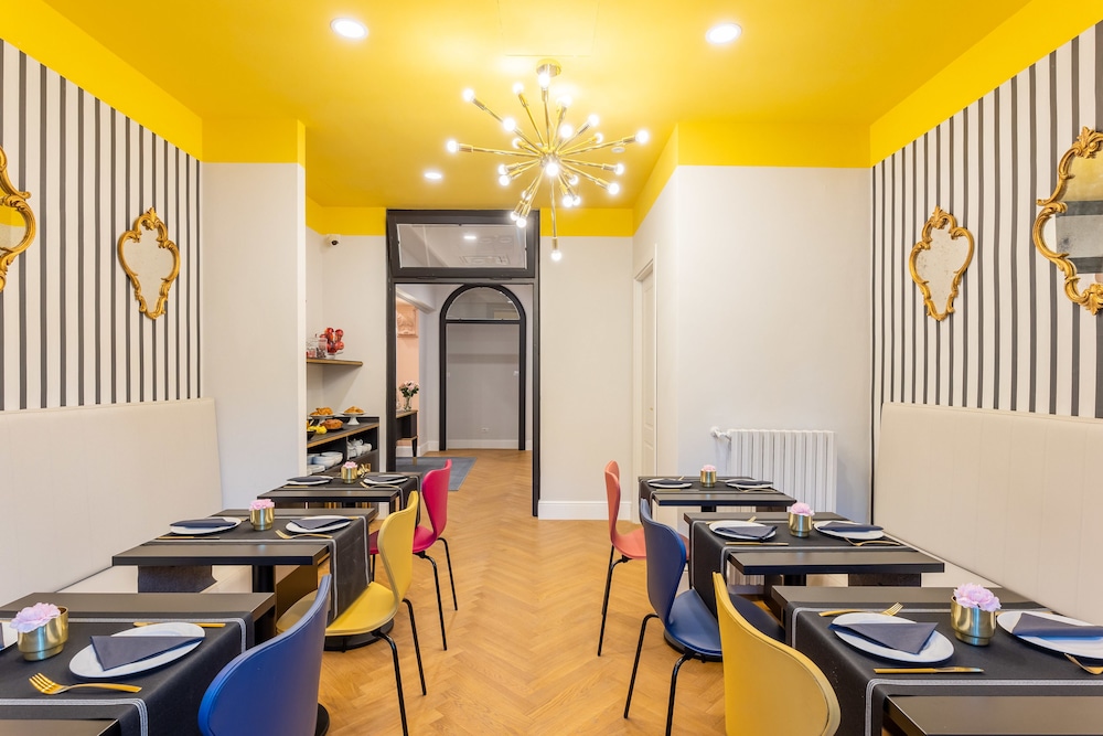 3110 Arthotel 14/18