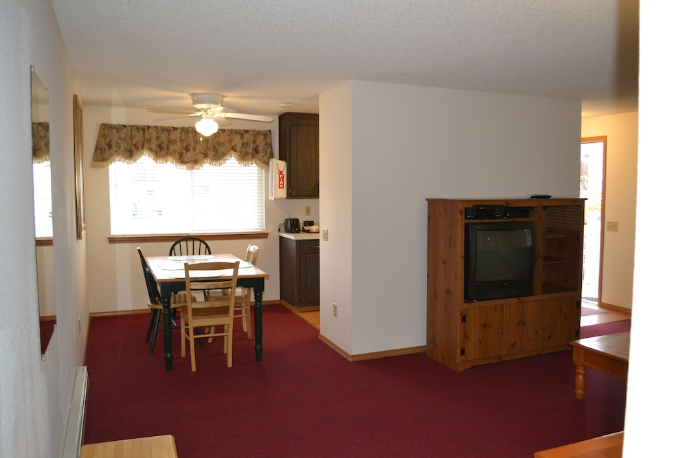 Anaco Bay Inn 37/46