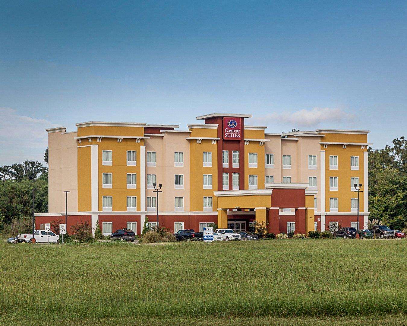 Comfort Suites Near Tanger Outlet Mall 1/18