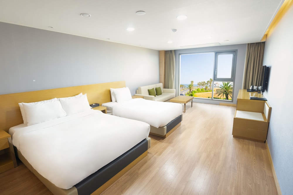 UNI HOTEL JEJU 18/69