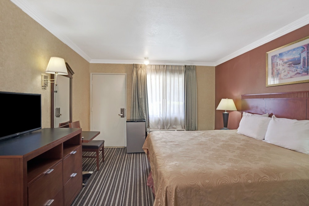 Buena Park Inn 19/63