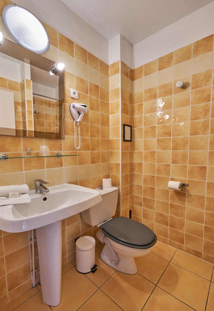 Du Theatre Hotel 35/40
