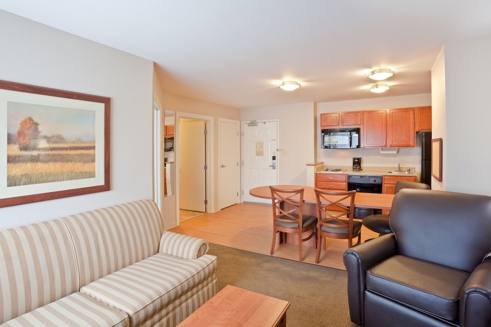 Candlewood Suites Oak Harbor 25/47
