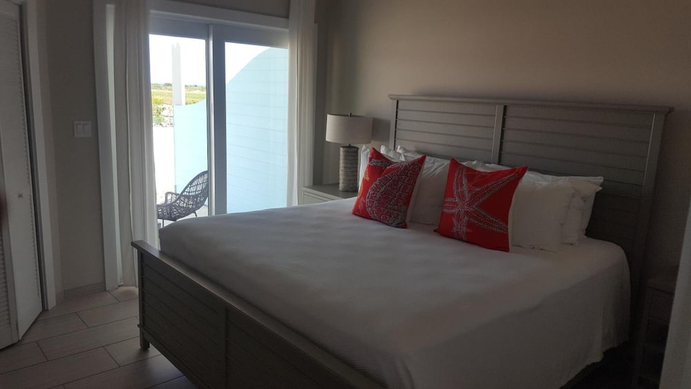 Cape Eleuthera Resort and Marina 5/40