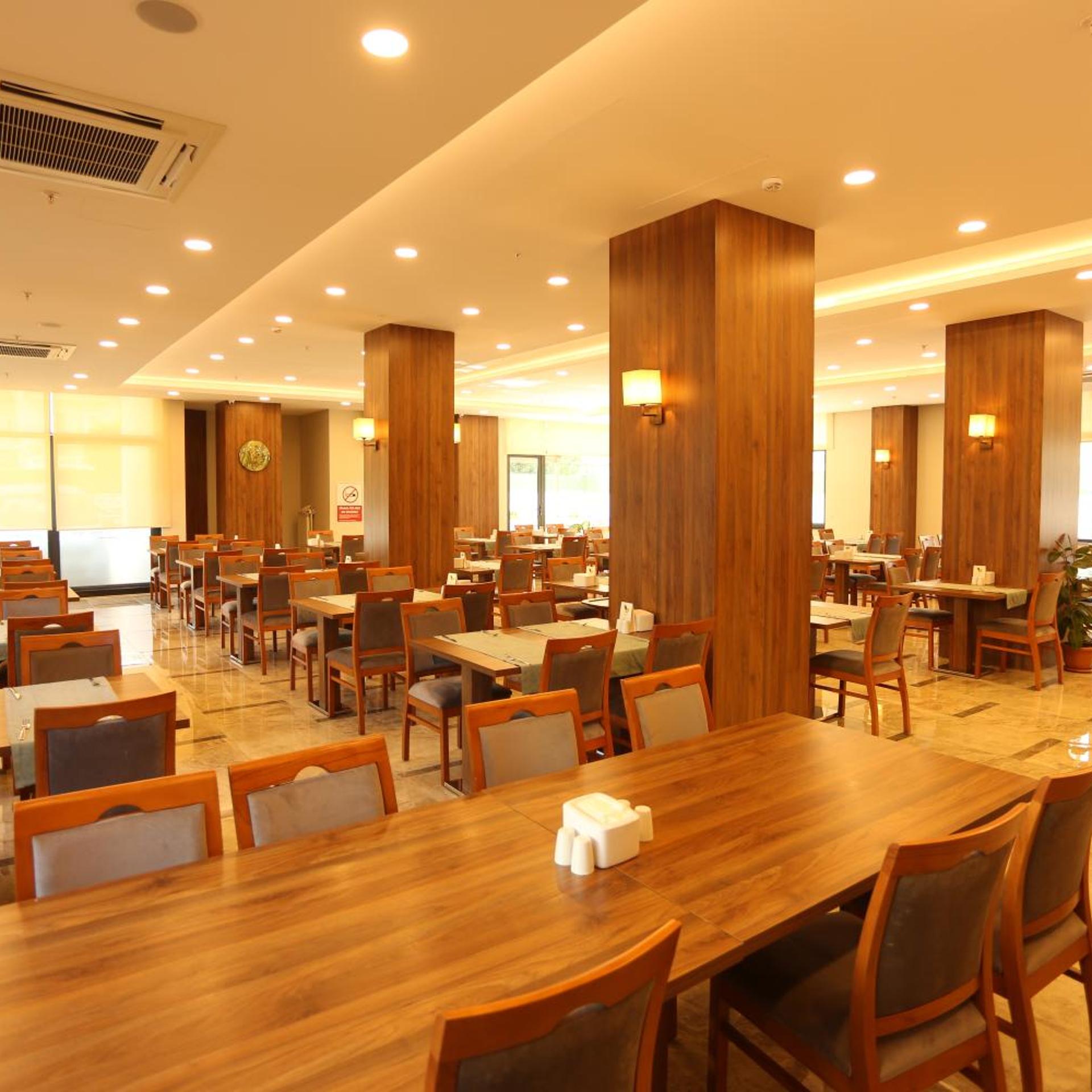 Oytun Hotel 40/52