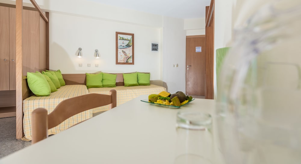 Majestic Hotel Adults Only 16/24